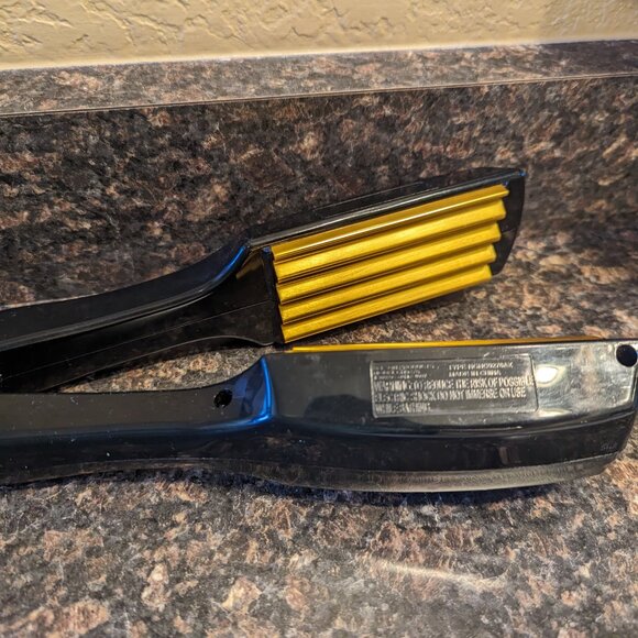 Hair Curler, Crimper, and Spiral Iron - Picture 9 of 12